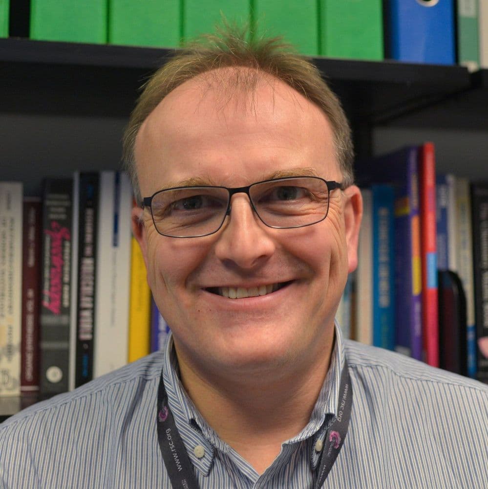 Prof. Dr. Douglas Philp: In through the Out door – Creating responsive and dynamic networks using synthetic replicators